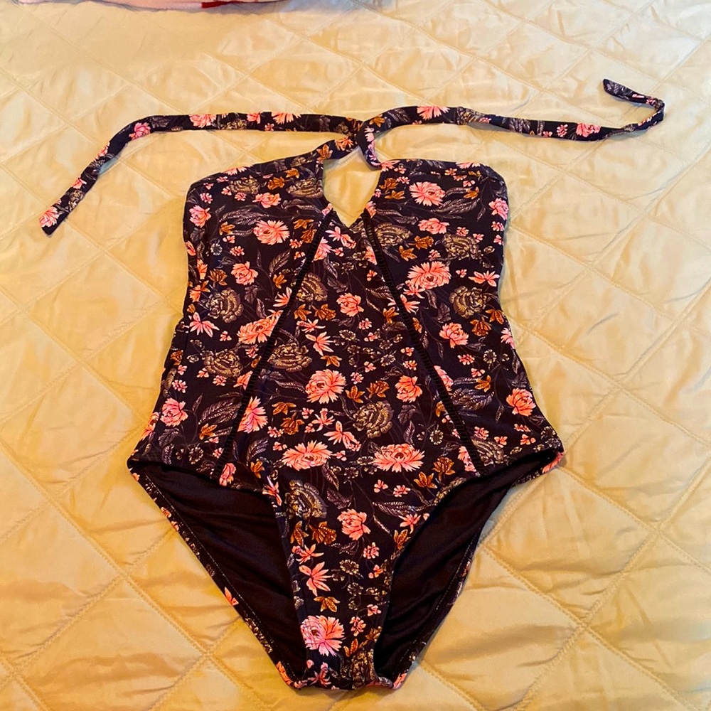 Bikini size M